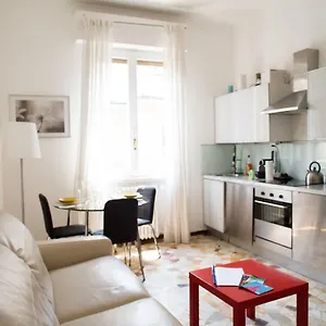 Appartement Convenient And Private Place In, Milan