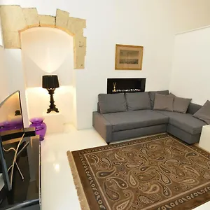 Izzhome Light , Cagliari Italie