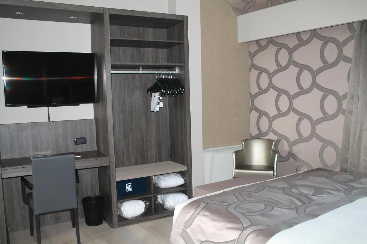 ****  Hotel Mozart Milão Itália