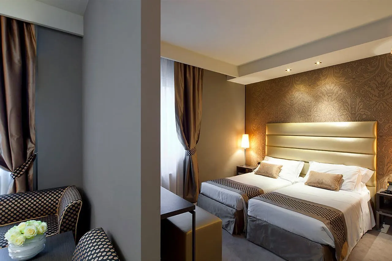 Hotel Mozart Μιλάνο 4*,